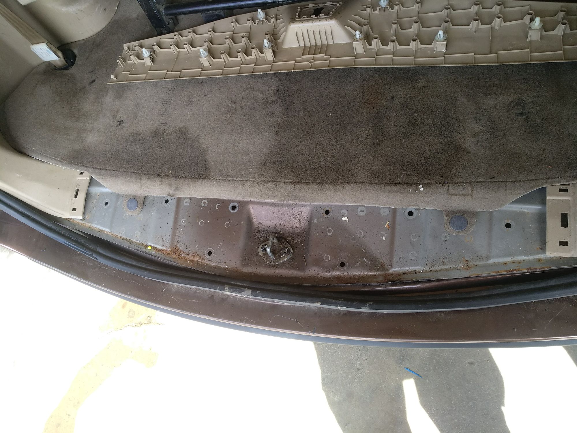 安全隐患                                                  后围板