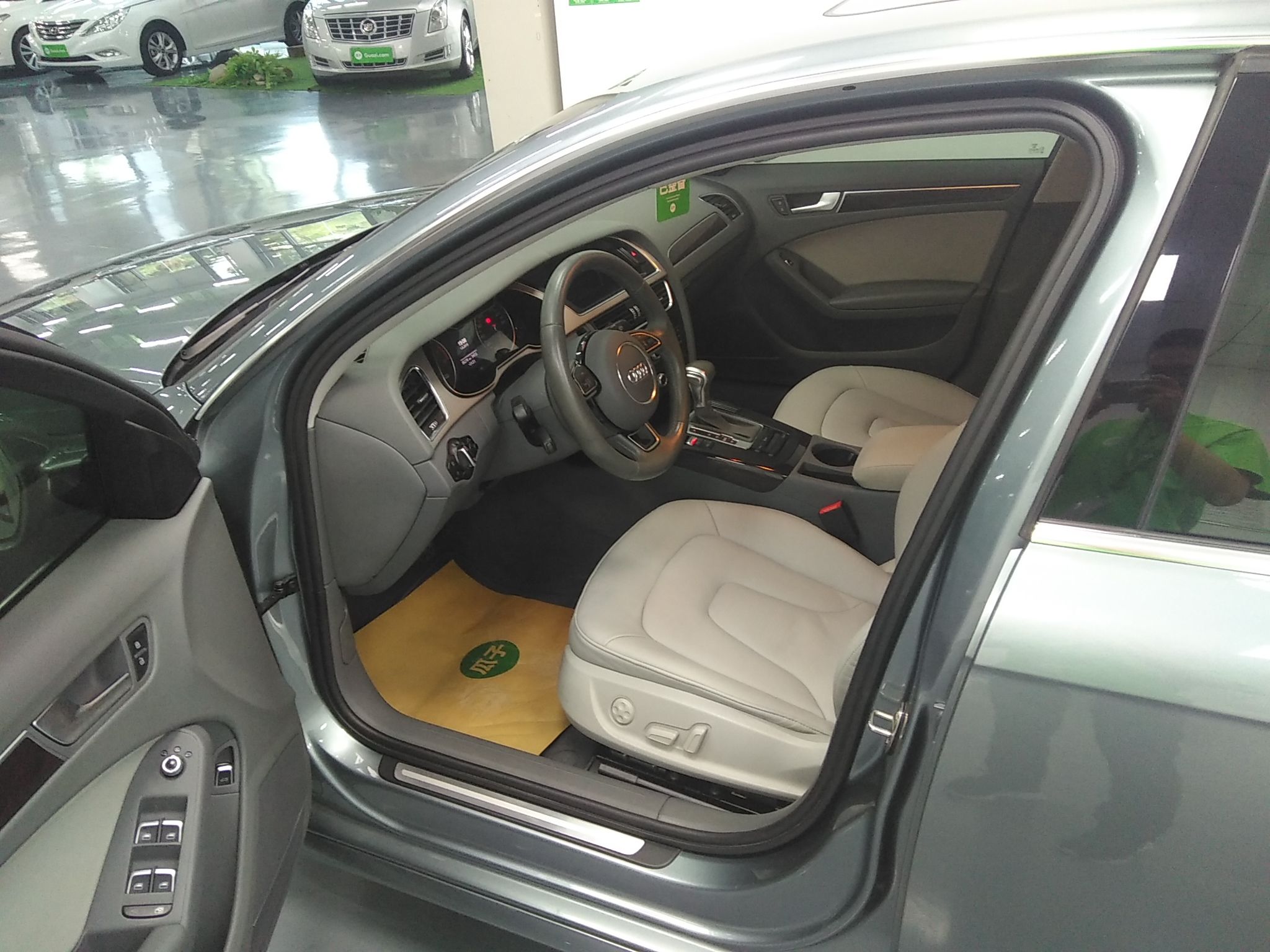 奥迪A4L 2013款 2.0T 自动 舒适型 (国Ⅳ) 