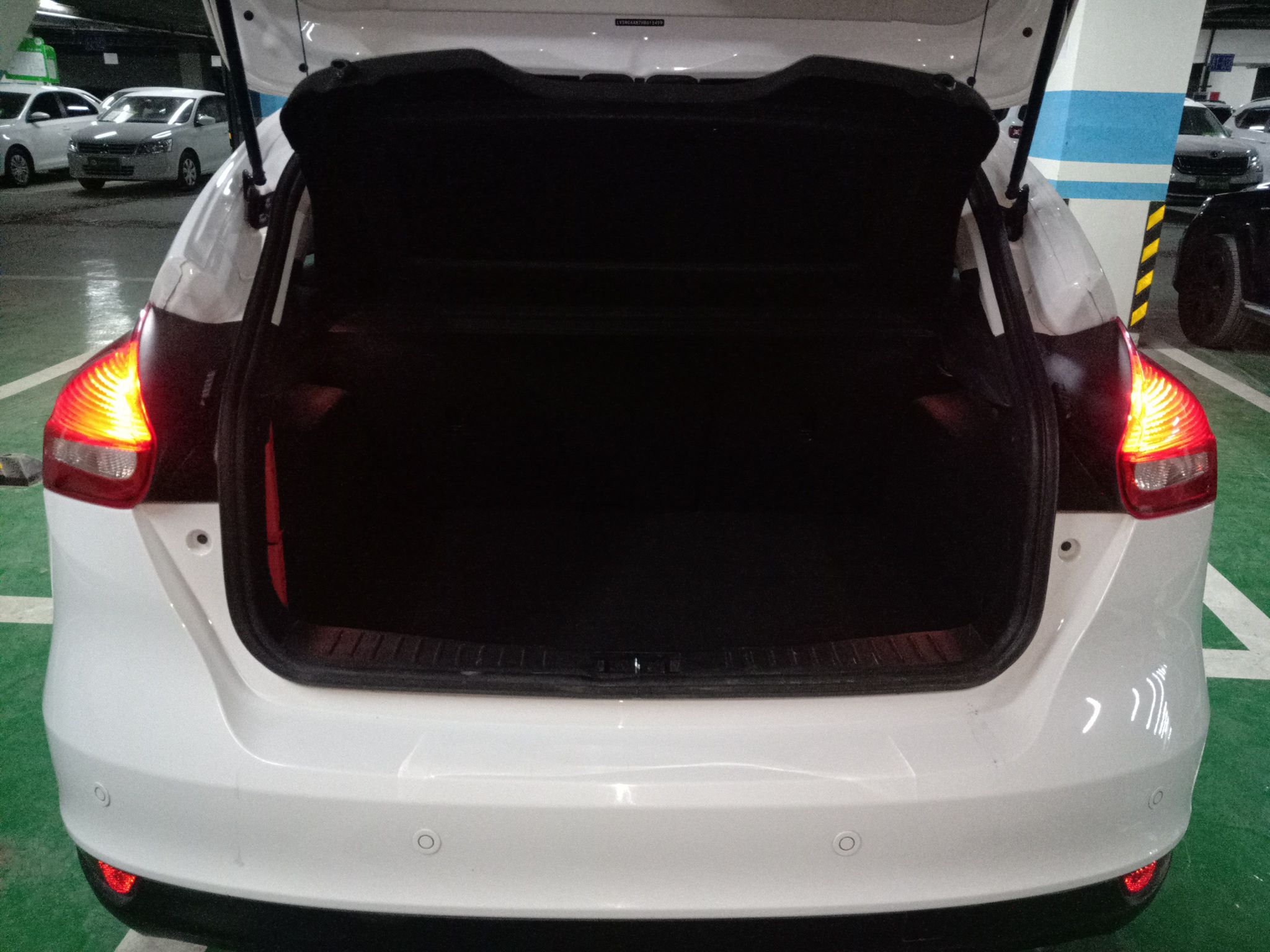 福特福克斯 2018款 1.0T 自动 5门5座两厢车 EcoBoost 125超能风尚型智行版 (国Ⅴ) 