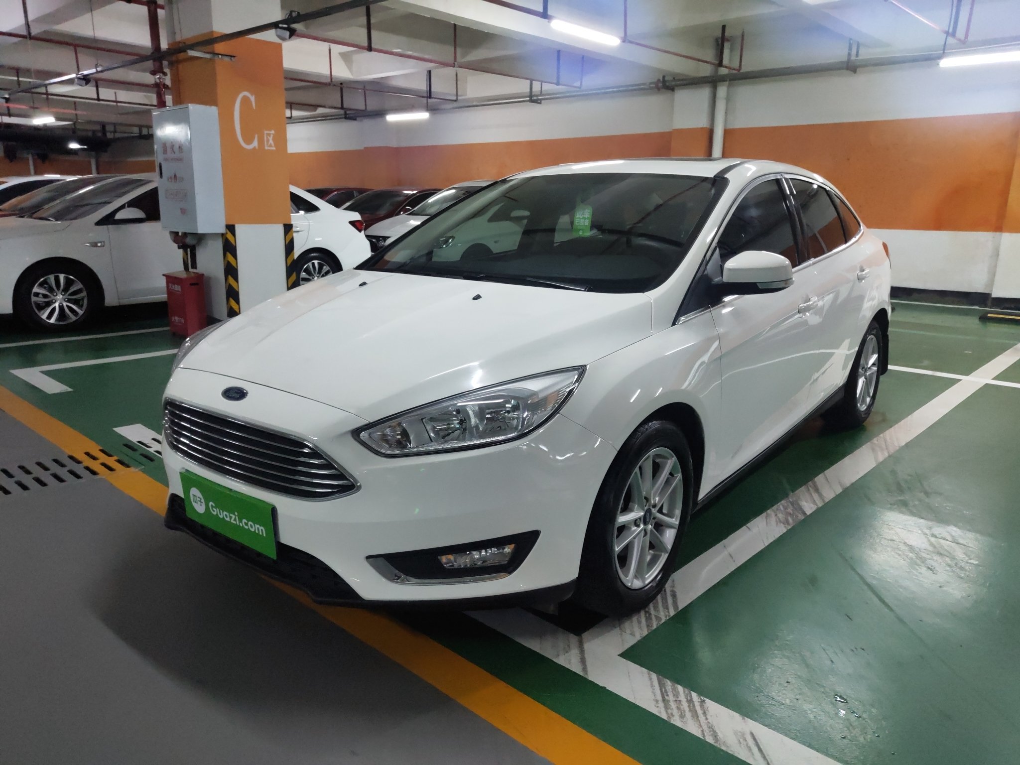 福特福克斯2017款15t自动4门5座三厢车ecoboost180精英型国Ⅴ