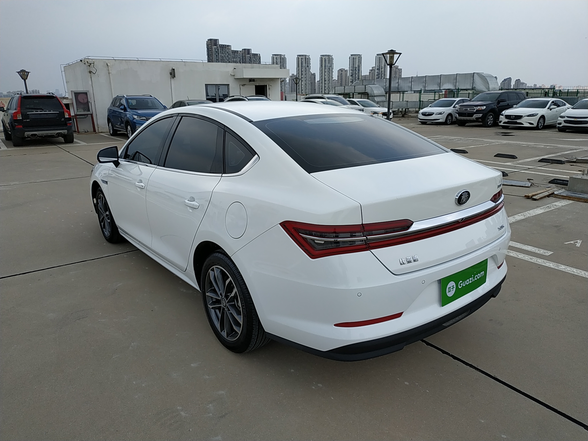 比亚迪秦pro2020款15t自动超越版旗舰型国Ⅵ