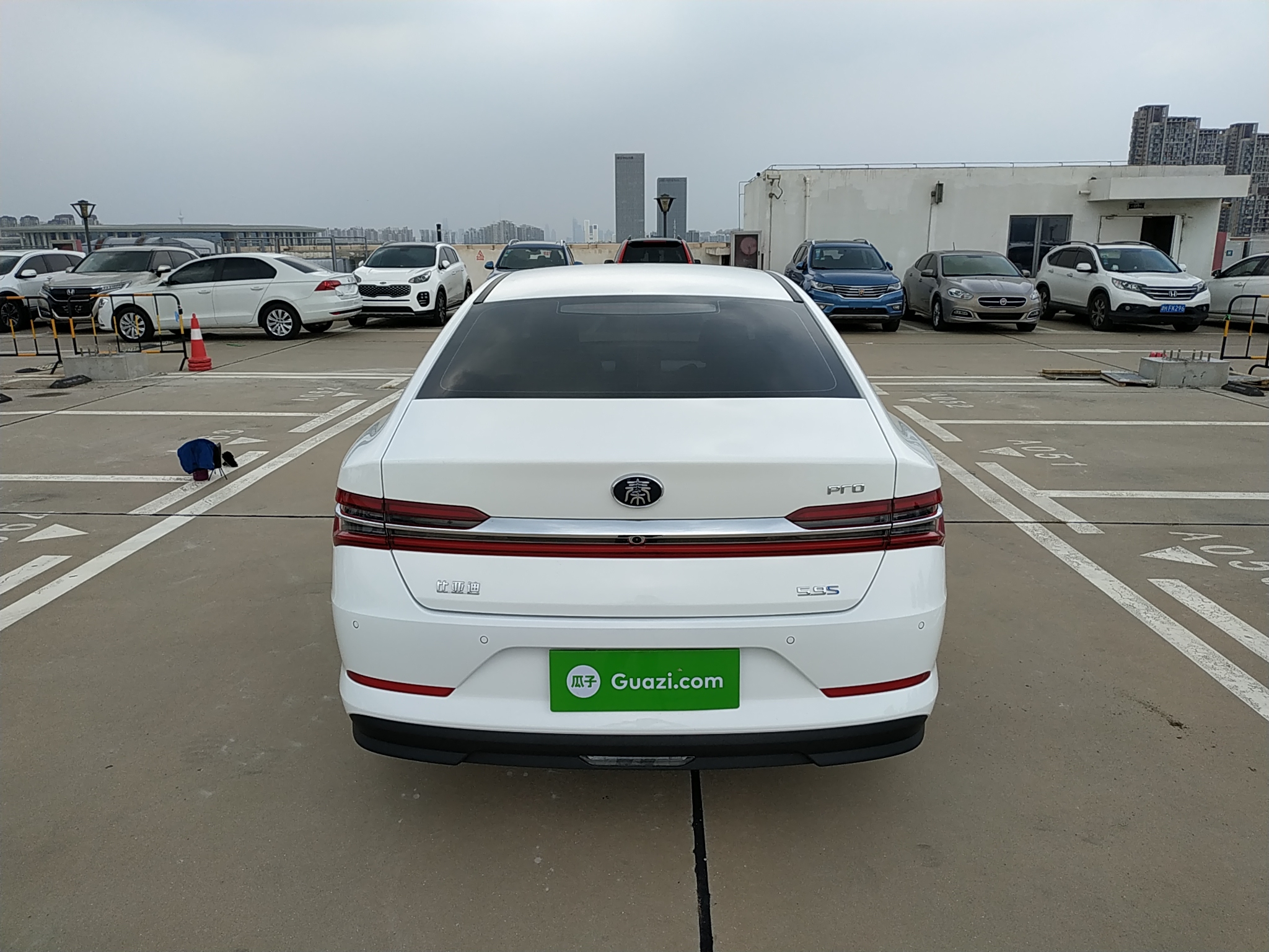 比亚迪秦pro2020款15t自动超越版旗舰型国Ⅵ