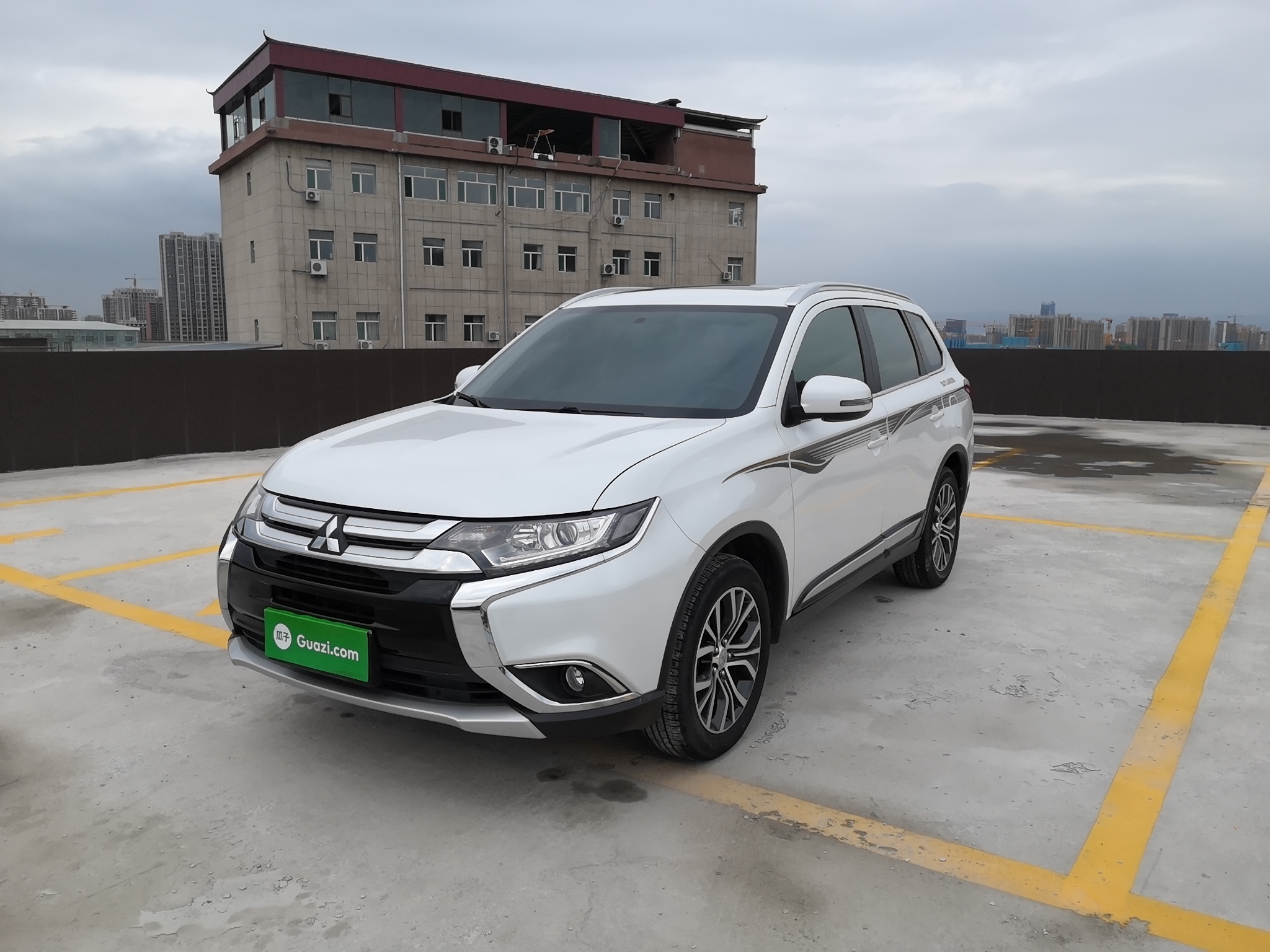 三菱欧蓝德2017款20l自动荣耀版国Ⅴ