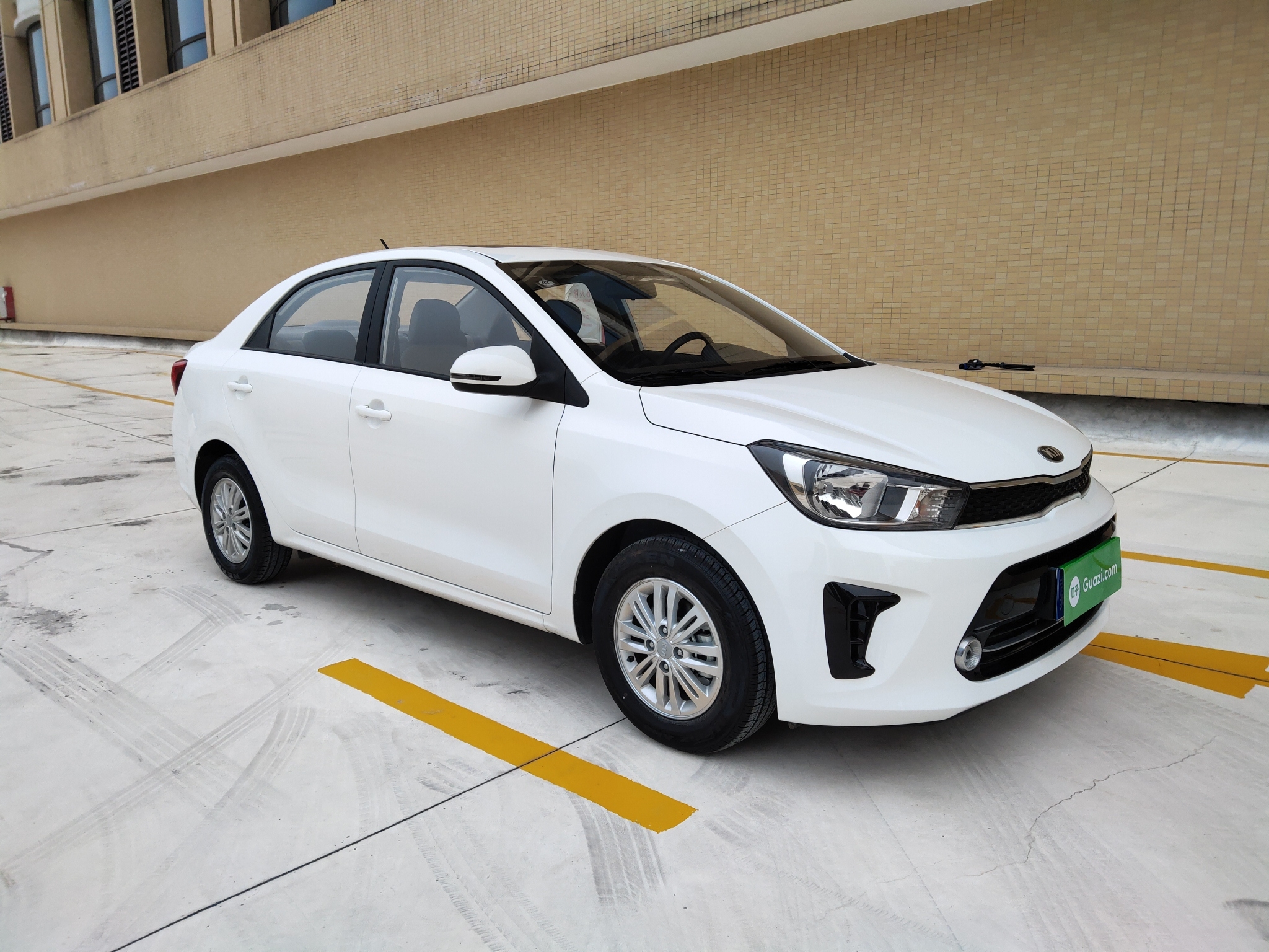 起亚焕驰2019款14l自动前驱智享版value国Ⅵ